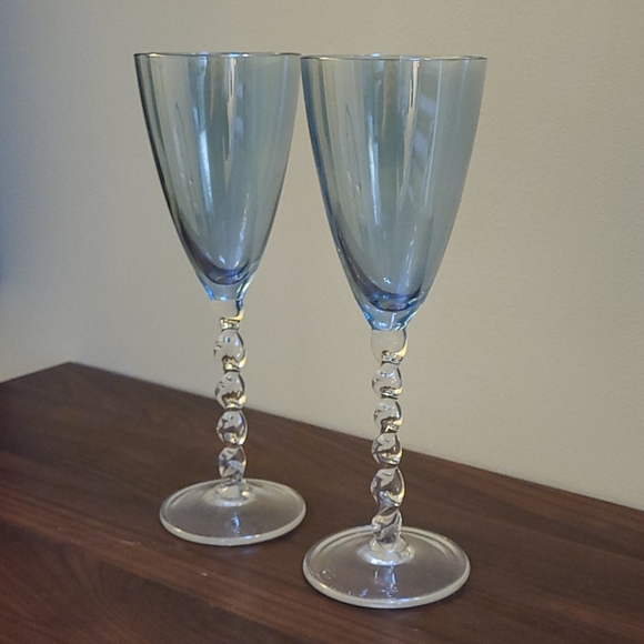 Set of 2 blue tinted glass champagne flutes - Picture 6 of 6